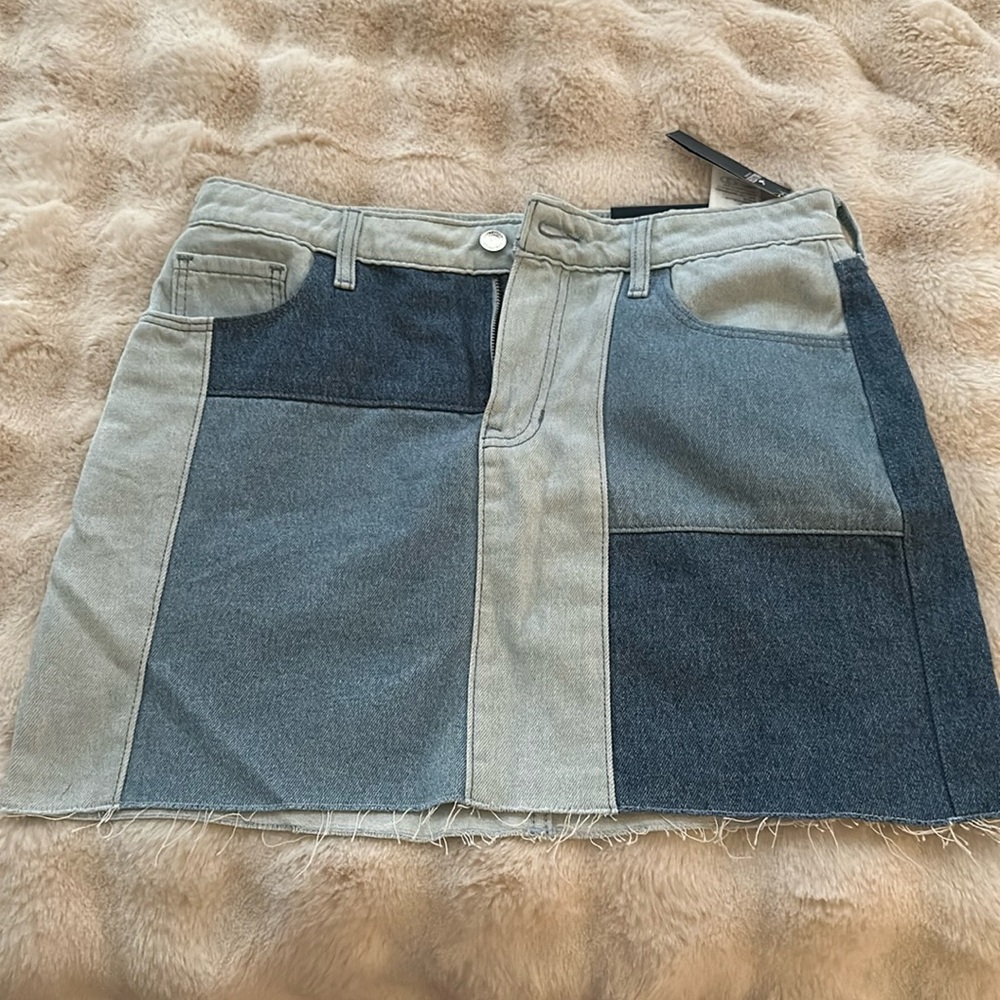 NEW WITH TAGS Hollister Jean Skirt